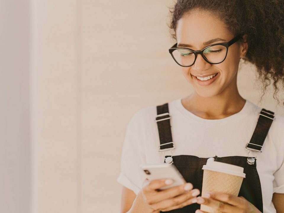 Apuesta a las emociones generando contenido gráfico para redes sociales