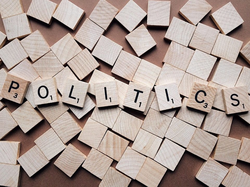 ¿Cómo publicar anuncios políticos en Facebook y no fallar en el intento?
