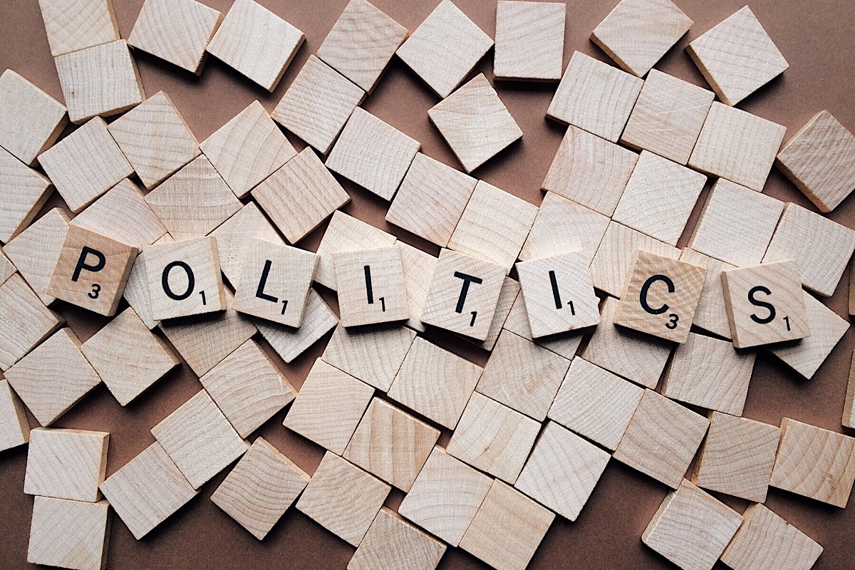 ¿Cómo publicar anuncios políticos en Facebook y no fallar en el intento?
